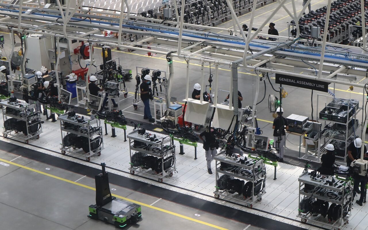 Simple Energy raises ₹1,750 crore as TVS and Bajaj lead e-scooters