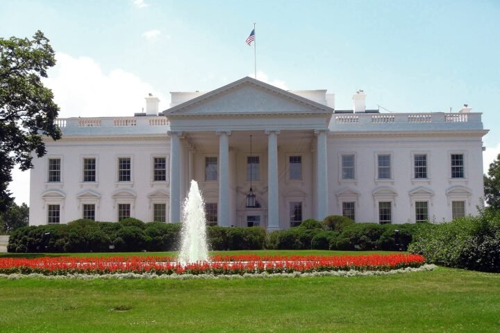 H-1B in 2026: $100,000 fee status, weighted lottery and new rules