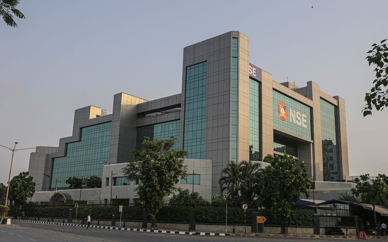 Moneyview IPO lists at 62% premium after 98x subscription: analysis